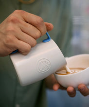 画像をギャラリービューアに読み込む, 水色／白色　Milk pitcher 450ml
